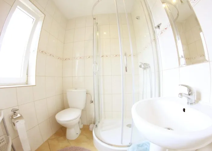 Apolonia Guest house